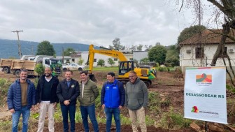 Prevenção às cheias comunidade de Encantado acompanha início das obras do Desassorear RS