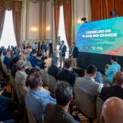 Leite e Gabriel Souza anunciam projeto de reforço da Defesa Civil e aporte de R$ 12,4 milhões para proteção contra chei