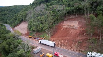 Governo do Estado investe em obras para evitar deslizamentos em rodovias na Regi&atilde;o dos Vales   foto 1